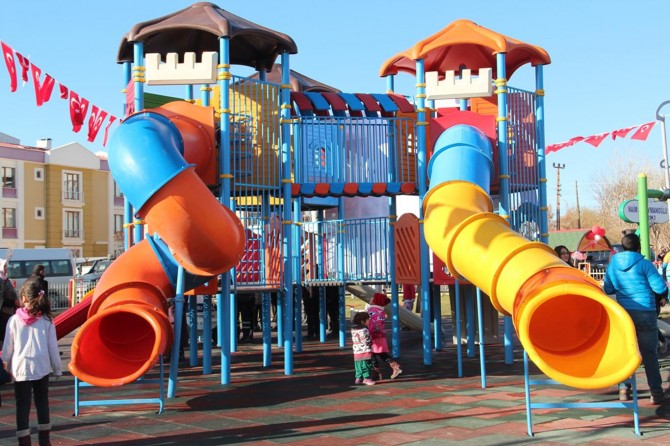 İpekyolu Belediyesi toplu park açılışı yaptı