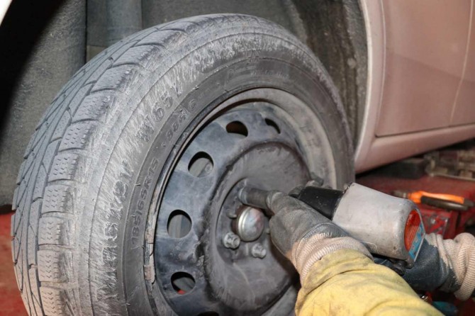 "Kış lastiği can ve mal güvenliği için önemlidir"