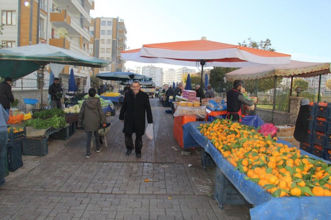 Pazar esnafı ibadetlerini yapabilecek cami istiyor