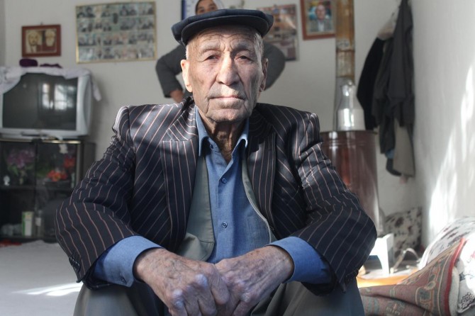 Zilamê kal bi pereyên sexte xapandin