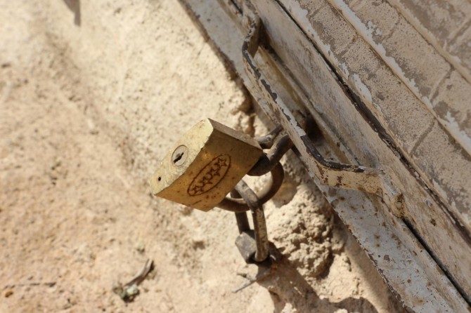 Mardin'de esnaf bir bir kepenk kapatıyor