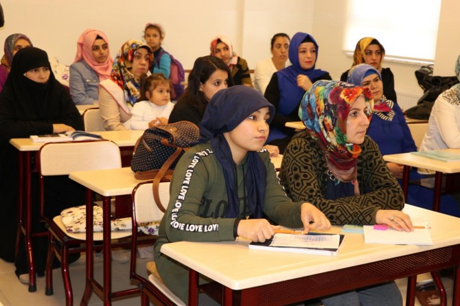 Yarım kalan eğitim hayallerini gerçekleştirmek istiyorlar