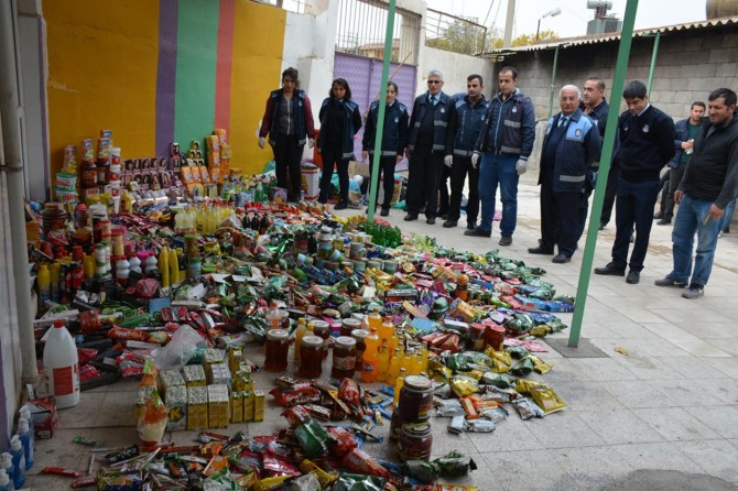 Kızıltepe'de tarihi geçmiş ürünler imha edildi
