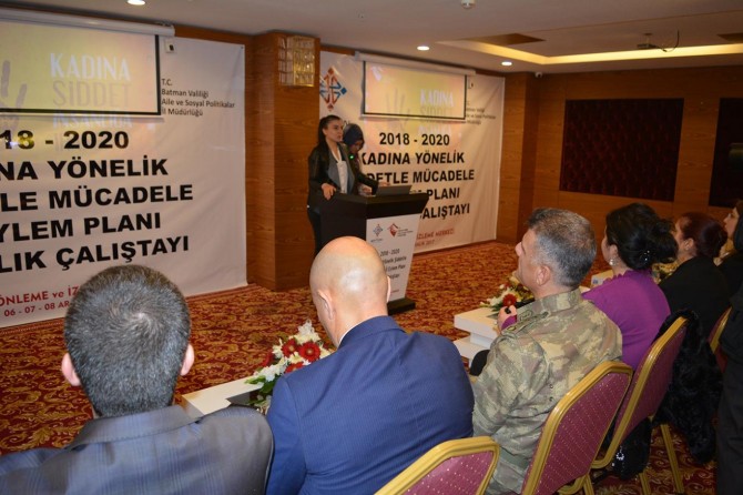 ​ Batman'da "Kadına Yönelik Şiddetle Mücadele Çalıştayı" başladı