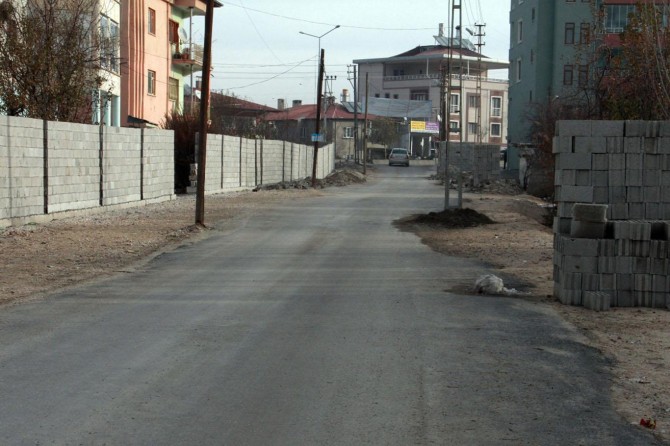 Hasanbey’de çalışmaları engelleyen direkler kaldırılıyor