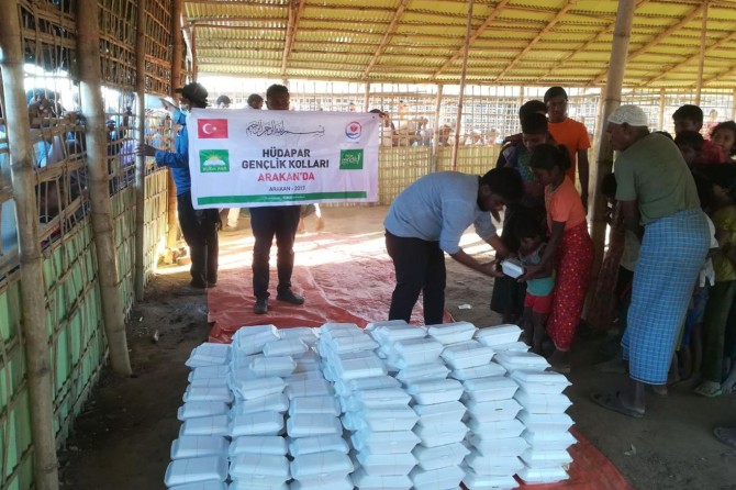 ​HÜDA PAR'dan Arakanlı Müslümanlara aş yardımı