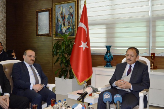 Çevre ve Şehircilik Bakanı Özhaseki Bitlis'te