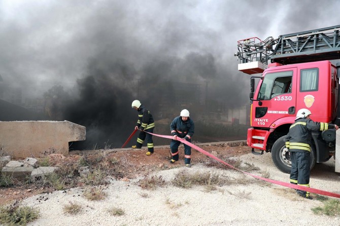 İtfaiyeden gerçeğini aratmayan tatbikat