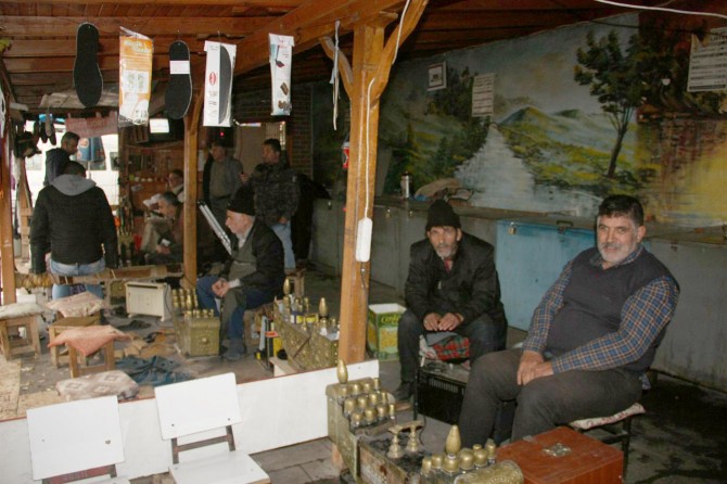 Boya sandığıyla geçen ömürler