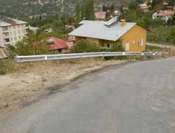 Tehlikeli Yola Çelik Bariyer