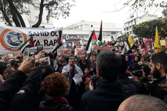 Antalya'da terör çetesi lanetlendi