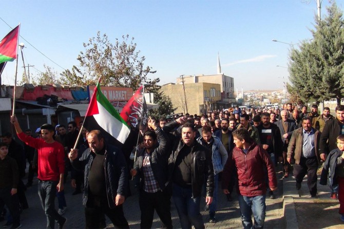 Çınarlılar Siyonistlere lanet yağdırdı