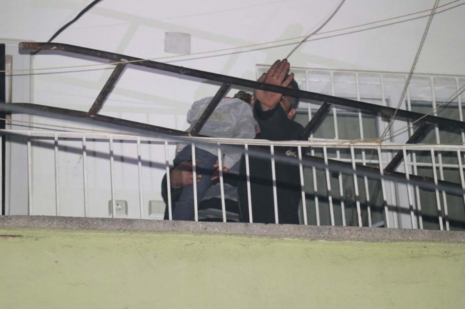 Gaziantep'te eşiyle tartışan adam çocuğunu rehin aldı