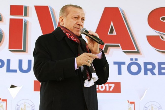 Ew kesên ku bi wan re wesfên Mislimantîyê hene û li cem zaliman cî digrin me mehzûn dikin