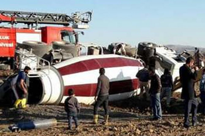 Beton mikseri devrildi: Bir yaralı