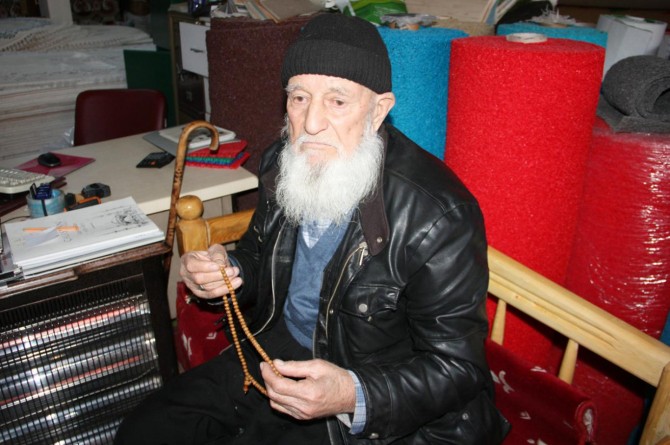 "Ot ile kepeği karıştırır ekmek yapardık"