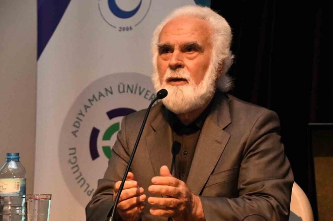 "Büyük olayların tarihleriyle ilgilenirken, büyük fikirlere ilgi duymayı unuttuk"