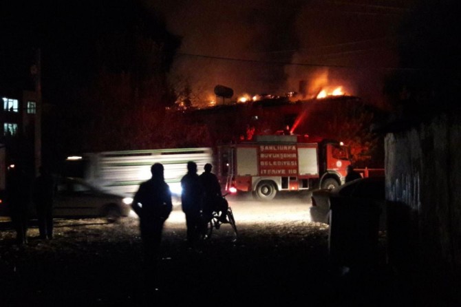 Metruk okulda yangın çıktı