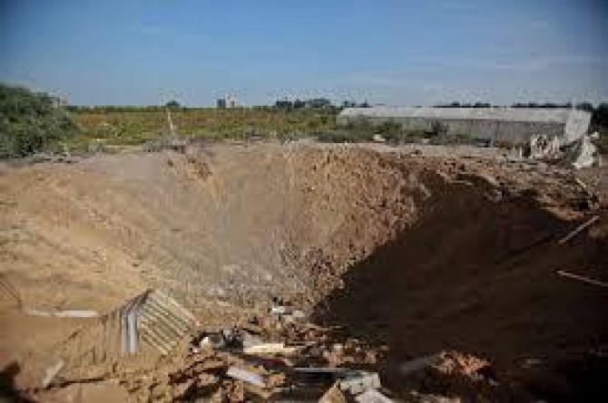 Siyonistler Gazze'yi havadan vurdu