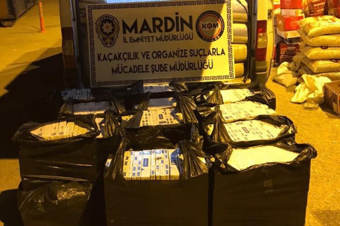 Mardin'de gümrük kaçağı sigara ele geçirildi