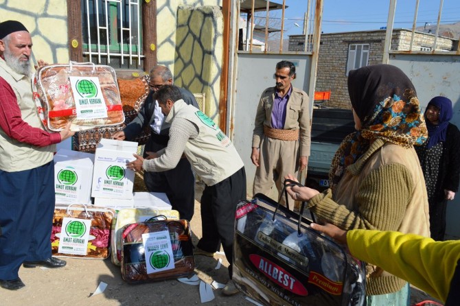 Umut Kervanının depremzedelere yardımları sürüyor