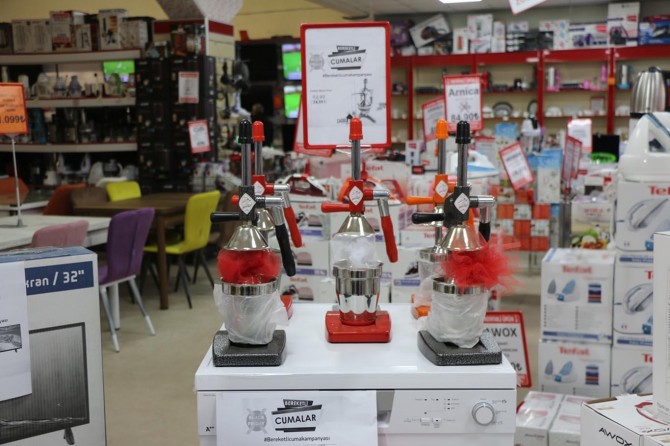 Esnaftan örneklik teşkil eden "Bereketli Cuma" kampanyası