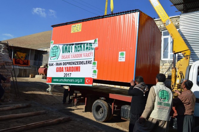 Umut Kervanı depremzedelere konteynır dağıttı