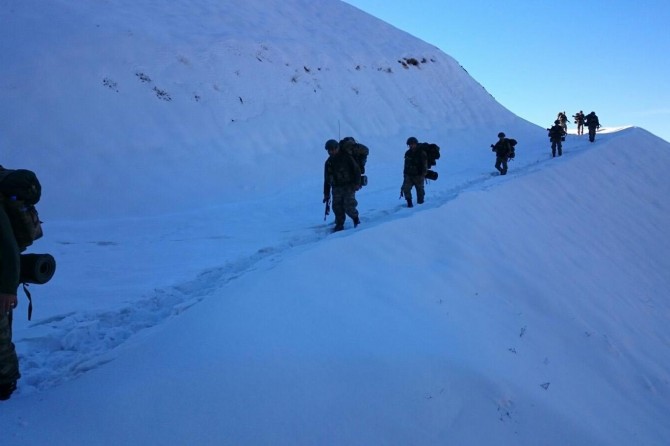 Diyarbakır'da 6 sığınak imha edildi