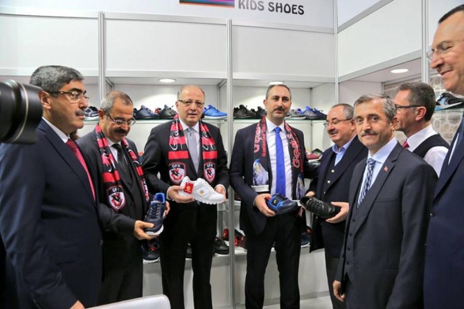 Gaziantep'te açılan ayakkabı fuarını 40 ülkeden 30 bin kişi ziyaret etti