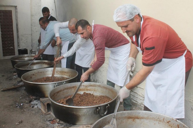 Kışın lezzeti kavurma için kazanlar kaynıyor