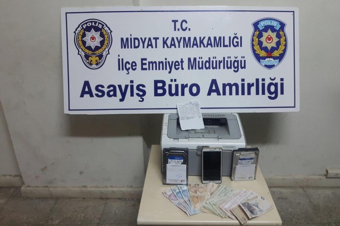 Şarj ve sakız makinesi görünümlü kumar makineleri