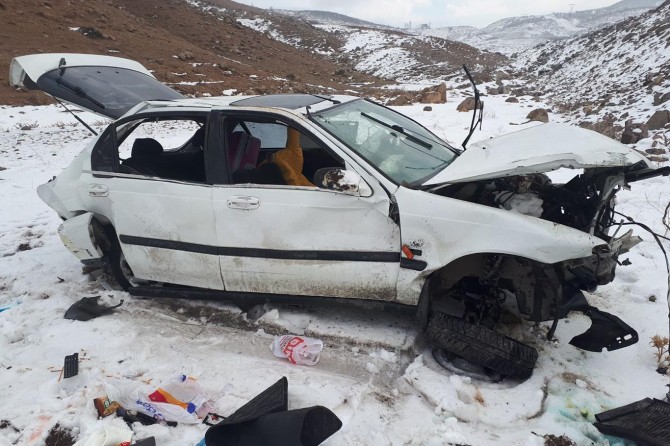 Otomobil uçuruma yuvarlandı: Aynı aileden 4 yaralı