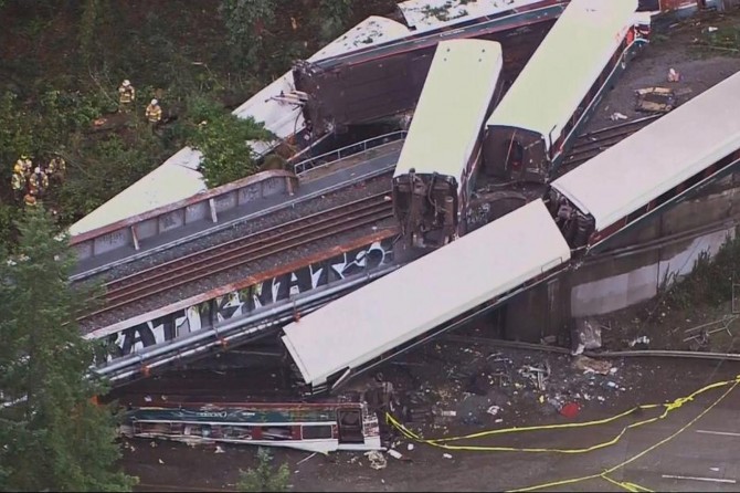 ABD'de tren kazası: 3 ölü onlarca yaralı