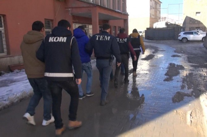 Hakkari'de 'göçmen kaçakçılığı' operasyonu: 7 gözaltı