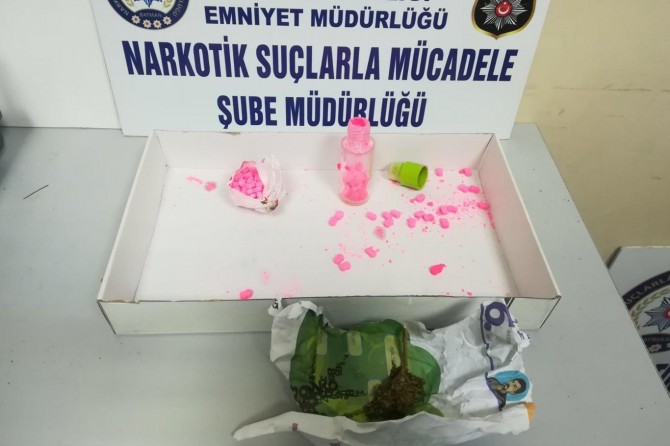 Batman'da uyuşturucu hap ve esrar ele geçirildi