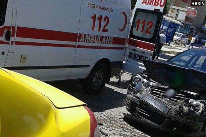 Şanlıurfa'da otomobiller çarpıştı: 5 yaralı