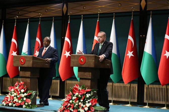 Em ji wan rojên ku tê de îxtîyaca alema Îslamê herî zêde biyekîtîyê heye re derbas dibin