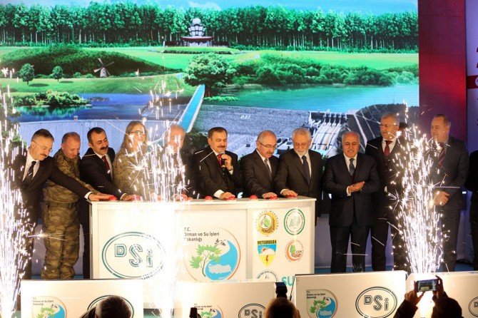 Mardin'de 660 milyon liralık iki tesisin temelleri atıldı