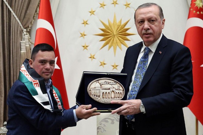 Cumhurbaşkanı Erdoğan down sendromlu Filistinli'yi kabul etti