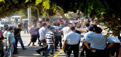 Akçakale'de halk ilçeyi boşaltıyor