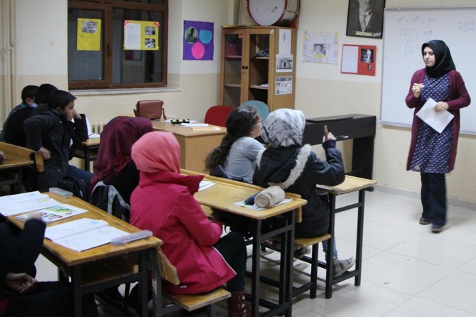 Sözleşmeli öğretmenler görev yaptıkları okula kadrolu atanabilecek