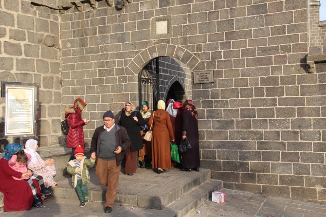 Diyarbakır’da lağım suları sahabe türbelerinin yanından mı geçiyor?