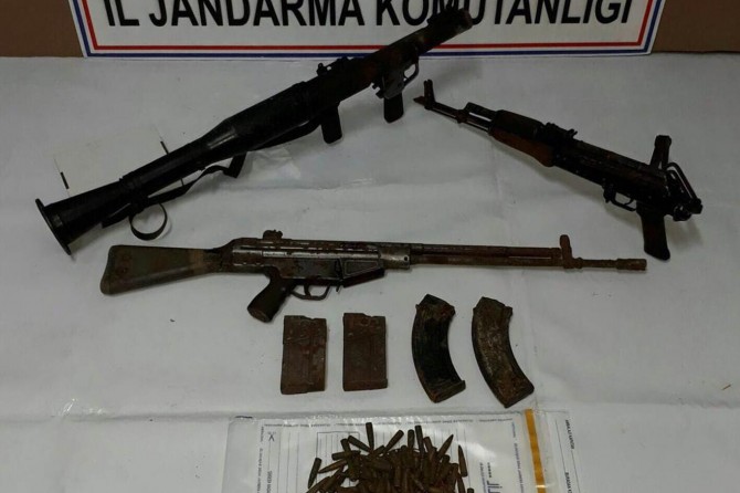 Tunceli'de çok sayıda silah ve mühimmat ele geçirildi