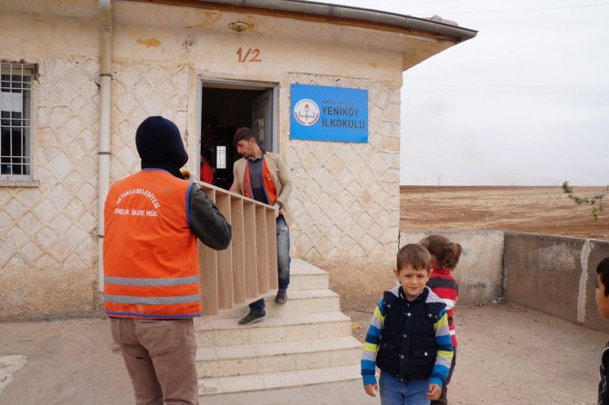 Kırsaldaki okullara kitaplık yardımı
