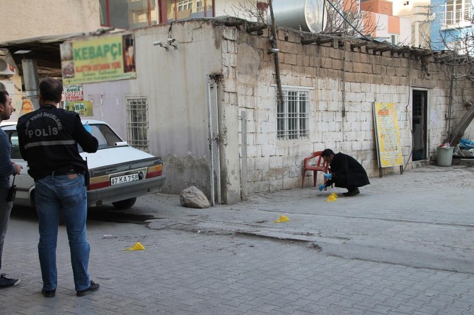 Silahlı saldırıya uğrayan şahıs yaralandı