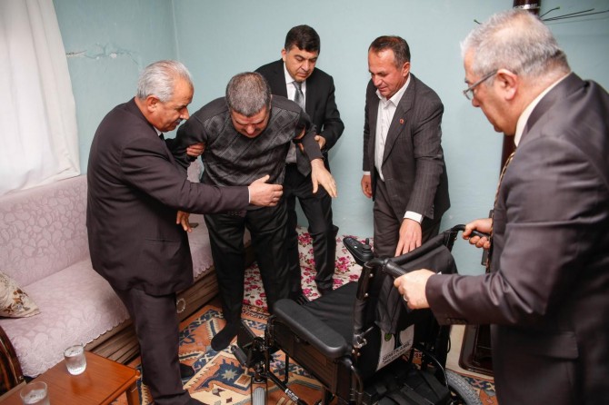 24 yıl sonra akülü sandalye sahibi olmanın sevincini yaşadı