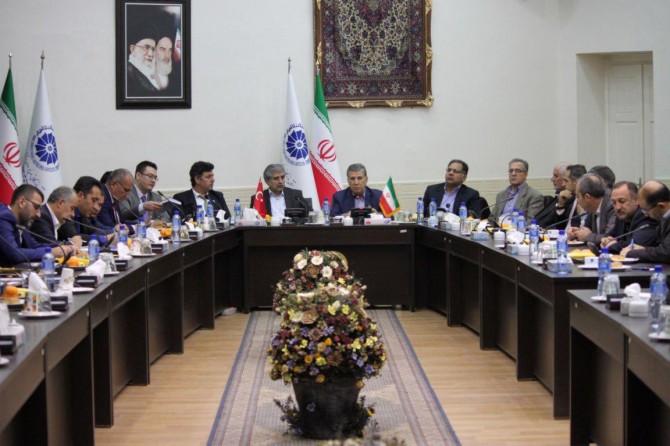 Vanlı tekstilciler İran'dan döndü