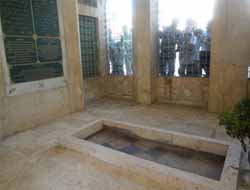 Sevgi Der'den Üstad'ın Eski Mezarına Ziyaret