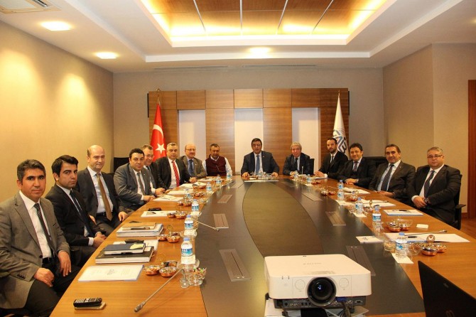 "Tekstil vazgeçilmezler arasındaki yerini koruyor"