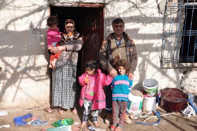 Derme çatma evde yaşayan aileden yardım talebi